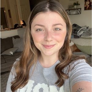 Meet your Posher, Levi